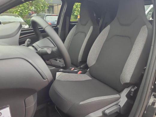 Toyota Aygo 1.0 VVT-i MT Play | Apple CarPlay / Android Auto | Parkeercamera | Rijklaarprijs incl. garantie | ActivLease financial lease