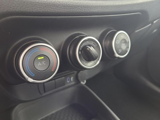 Toyota Aygo 1.0 VVT-i MT Play | Apple CarPlay / Android Auto | Parkeercamera | Rijklaarprijs incl. garantie | ActivLease financial lease