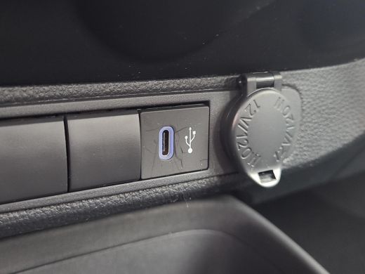 Toyota Aygo 1.0 VVT-i MT Play | Apple CarPlay / Android Auto | Parkeercamera | Rijklaarprijs incl. garantie | ActivLease financial lease