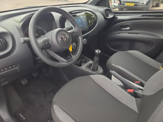 Toyota Aygo 1.0 VVT-i MT Play | Apple CarPlay / Android Auto | Parkeercamera | Rijklaarprijs incl. garantie | ActivLease financial lease