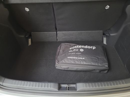 Toyota Yaris 1.5 Hybrid 115 First Edition | Apple CarPlay / Android Auto | LED Verlichting | Rijklaarprijs inc... ActivLease financial lease
