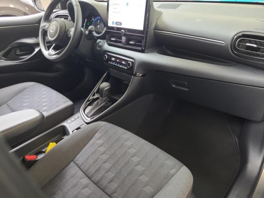 Toyota Yaris 1.5 Hybrid 115 First Edition | Apple CarPlay / Android Auto | LED Verlichting | Rijklaarprijs inc... ActivLease financial lease