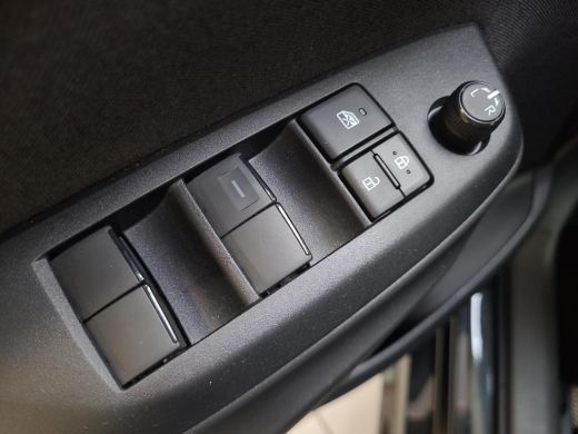 Toyota Yaris 1.5 Hybrid 115 First Edition | Apple CarPlay / Android Auto | LED Verlichting | Rijklaarprijs inc... ActivLease financial lease