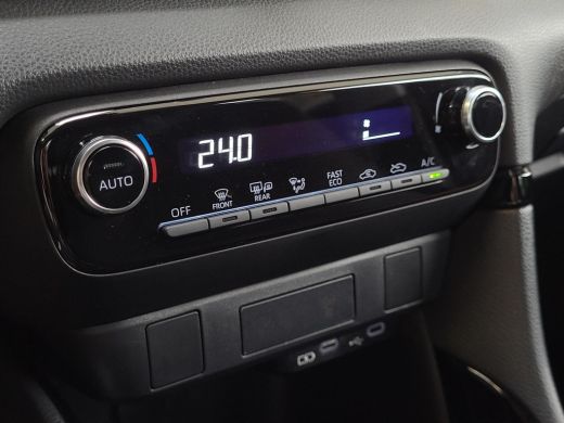 Toyota Yaris 1.5 Hybrid 115 First Edition | Apple CarPlay / Android Auto | LED Verlichting | Rijklaarprijs inc... ActivLease financial lease