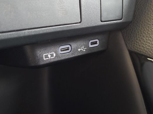 Toyota Yaris 1.5 Hybrid 115 First Edition | Apple CarPlay / Android Auto | LED Verlichting | Rijklaarprijs inc... ActivLease financial lease