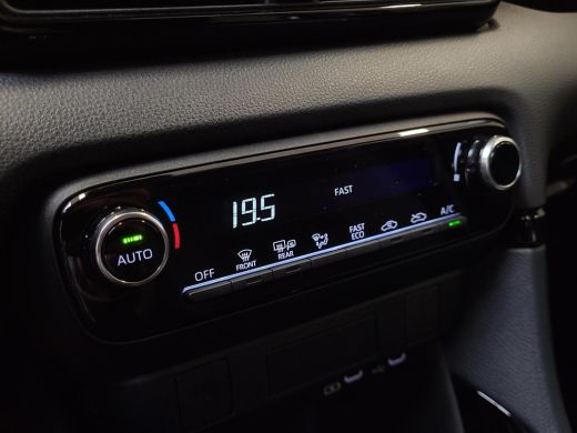 Toyota Yaris 1.5 Hybrid 115 First Edition | Apple CarPlay / Android Auto | LED Verlichting | Rijklaarprijs inc... ActivLease financial lease