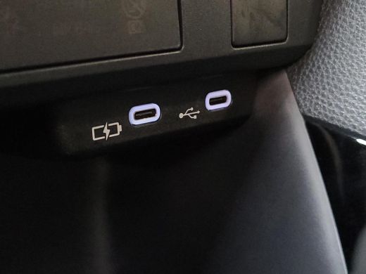 Toyota Yaris 1.5 Hybrid 115 First Edition | Apple CarPlay / Android Auto | LED Verlichting | Rijklaarprijs inc... ActivLease financial lease