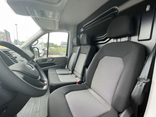 Volkswagen Crafter 30 2.0 TDI L3H2 Comfortline 140 Pk Automaat | Comfortline | Camera | 3 zits | Cruise control | He... ActivLease financial lease