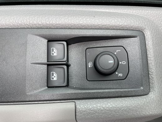 Volkswagen Crafter 30 2.0 TDI L3H2 Comfortline 140 Pk Automaat | Comfortline | Camera | 3 zits | Cruise control | He... ActivLease financial lease