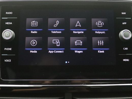 Volkswagen T-Roc 1.5 TSI R-Line Business 150PK DSG Trekhaak, Pano-Schuifdak, 19" LM Velgen, Black Style, LED-Matri... ActivLease financial lease