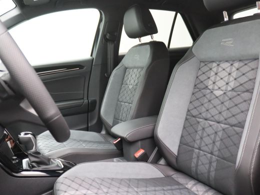 Volkswagen T-Roc 1.5 TSI R-Line Business 150PK DSG Trekhaak, Pano-Schuifdak, 19" LM Velgen, Black Style, LED-Matri... ActivLease financial lease