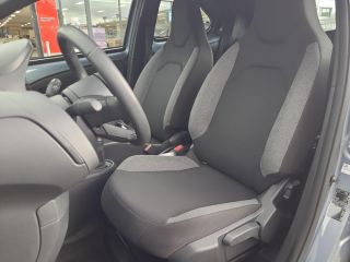 Toyota Aygo 1.0 VVT-i MT Play | Apple CarPlay / Android Auto | Parkeercamera | Rijklaarprijs incl. garantie |