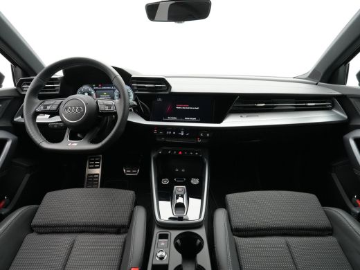Audi A3 Limousine 30 TFSI 116 pk S-Tronic S Line edition Facelift model, Optiek zwart, LEd, PDC, Climatronic ActivLease financial lease