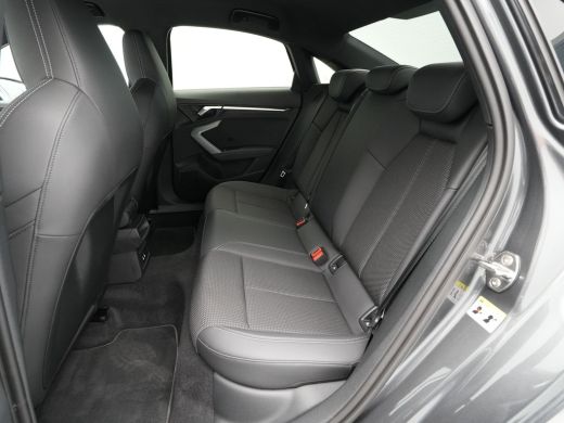 Audi A3 Limousine 30 TFSI 116 pk S-Tronic S Line edition Facelift model, Optiek zwart, LEd, PDC, Climatronic ActivLease financial lease