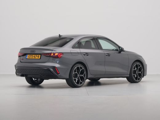 Audi A3 Limousine 30 TFSI 116 pk S-Tronic S-Line edition Facelift model, Optiek zwart, LEd, PDC, Climatronic ActivLease financial lease