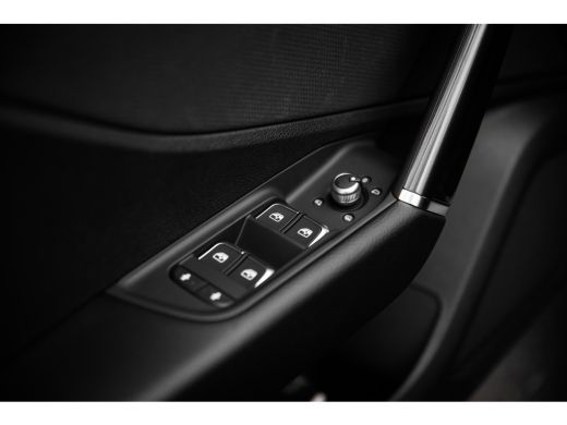 Audi Q2 S edition | Adaptive cruise control | Audi smartphone interface | Audi soundsystem ActivLease financial lease