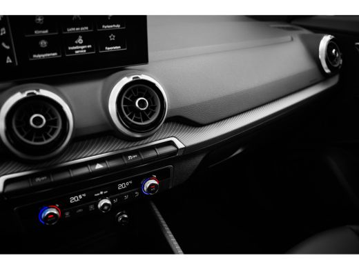 Audi Q2 S edition | Adaptive cruise control | Audi smartphone interface | Audi soundsystem ActivLease financial lease