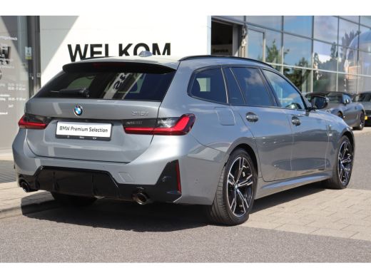 BMW 3 Serie Touring 318i M Sport Automaat / Panoramadak / Trekhaak / Sportstoelen / Achteruitrijcamera / Comf... ActivLease financial lease