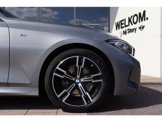 BMW 3 Serie Touring 318i M Sport Automaat / Panoramadak / Trekhaak / Sportstoelen / Achteruitrijcamera / Comf... ActivLease financial lease