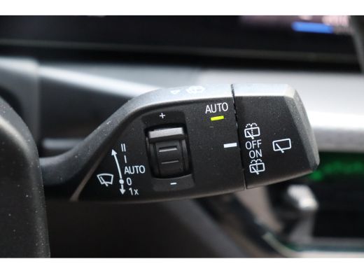 BMW 3 Serie Touring 318i M Sport Automaat / Panoramadak / Trekhaak / Sportstoelen / Achteruitrijcamera / Comf... ActivLease financial lease