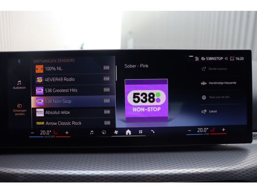 BMW 3 Serie Touring 318i M Sport Automaat / Panoramadak / Trekhaak / Sportstoelen / Achteruitrijcamera / Comf... ActivLease financial lease