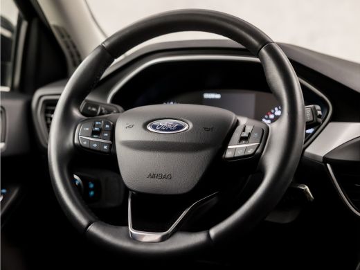 Ford Focus 1.0 EcoBoost Sport (APPLE CARPLAY, GROOT NAVI, LANE ASSIST, SPORTSTOELEN, CRUISE, PARKEERSENSOREN... ActivLease financial lease
