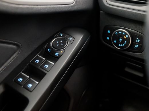 Ford Focus 1.0 EcoBoost Sport (APPLE CARPLAY, GROOT NAVI, LANE ASSIST, SPORTSTOELEN, CRUISE, PARKEERSENSOREN... ActivLease financial lease