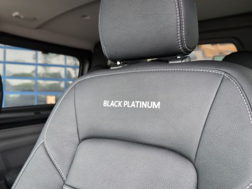 Ford Transit Custom 320 2.5 PHEV L2H1 Black Platinum Dubbelcabine ActivLease financial lease