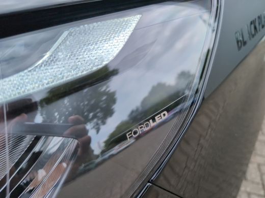 Ford Transit Custom 320 2.5 PHEV L2H1 Black Platinum Dubbelcabine ActivLease financial lease