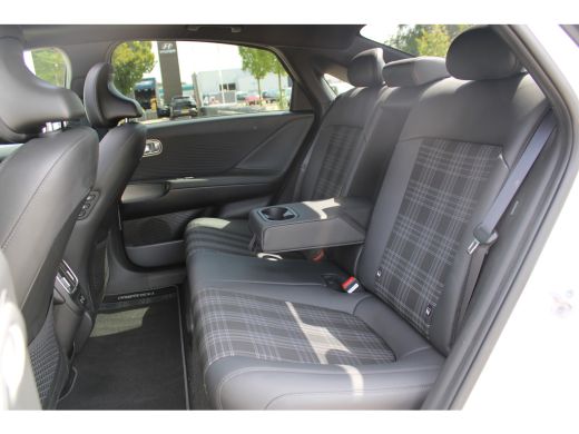 Hyundai IONIQ 6 First Edition AWD 77.4 kWh | Afneembare Trekhaak | Stoel bestuurder, elektrisch verstelbaar met g... ActivLease financial lease