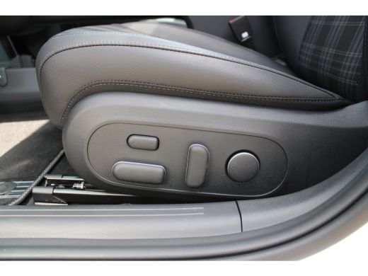 Hyundai IONIQ 6 First Edition AWD 77.4 kWh | Afneembare Trekhaak | Stoel bestuurder, elektrisch verstelbaar met g... ActivLease financial lease