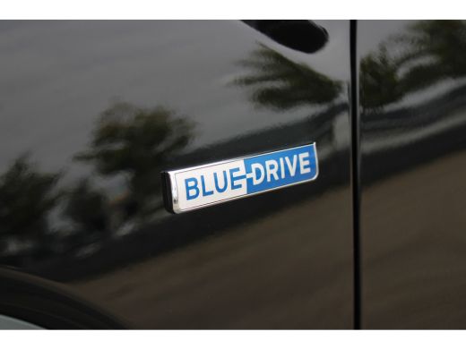 Hyundai Kona EV Fashion 64 kWh | Trekhaak | Warmtepomp ActivLease financial lease