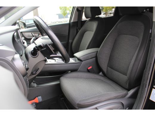 Hyundai Kona EV Fashion 64 kWh | Trekhaak | Warmtepomp ActivLease financial lease