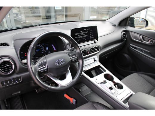Hyundai Kona EV Fashion 64 kWh | Trekhaak | Warmtepomp ActivLease financial lease