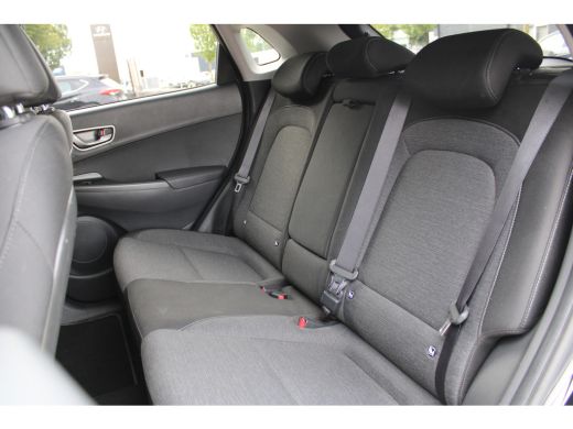 Hyundai Kona EV Fashion 64 kWh | Trekhaak | Warmtepomp ActivLease financial lease