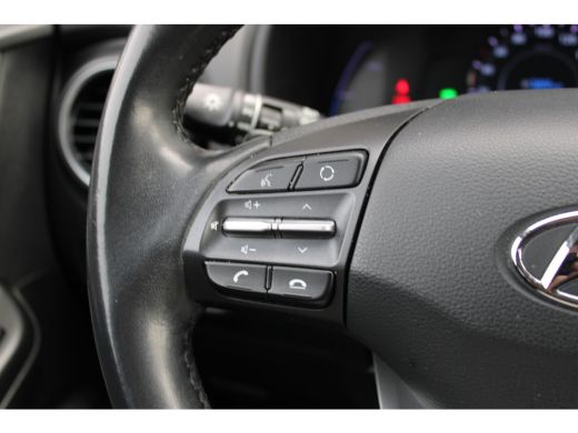 Hyundai Kona EV Fashion 64 kWh | Trekhaak | Warmtepomp ActivLease financial lease