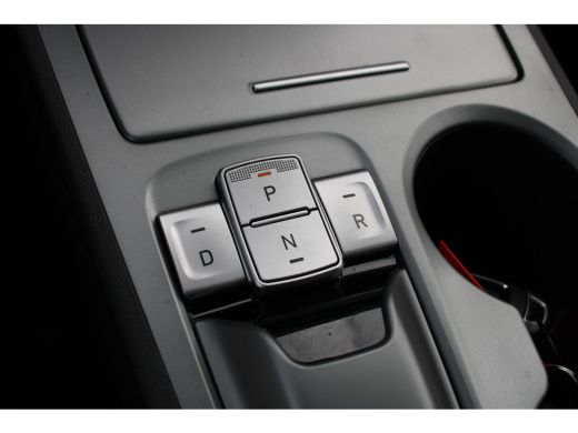 Hyundai Kona EV Fashion 64 kWh | Trekhaak | Warmtepomp ActivLease financial lease