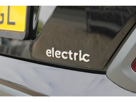 Hyundai Kona EV Fashion 64 kWh | Trekhaak | Warmtepomp ActivLease financial lease