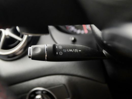 Mercedes-Benz GLA 180 AMG Night Upgrade Automaat (SCHUIFDAK, GROOT NAVI, CLIMATE, CAMERA, LEDER/ALCANTARA, STOELVER... ActivLease financial lease