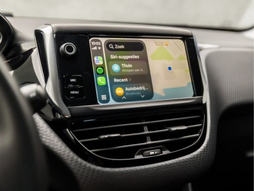 Peugeot 208 1.2 PureTech Sport Signature (APPLE CARPLAY, NAVIGATIE, LM VELGEN, SPORTSTOELEN, TREKHAAK, PARKEE... ActivLease financial lease