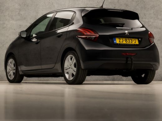Peugeot 208 1.2 PureTech Sport Signature (APPLE CARPLAY, NAVIGATIE, LM VELGEN, SPORTSTOELEN, TREKHAAK, PARKEE... ActivLease financial lease