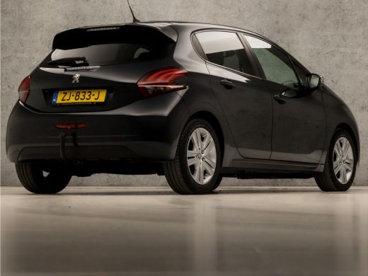 Peugeot 208 1.2 PureTech Sport Signature (APPLE CARPLAY, NAVIGATIE, LM VELGEN, SPORTSTOELEN, TREKHAAK, PARKEE... ActivLease financial lease