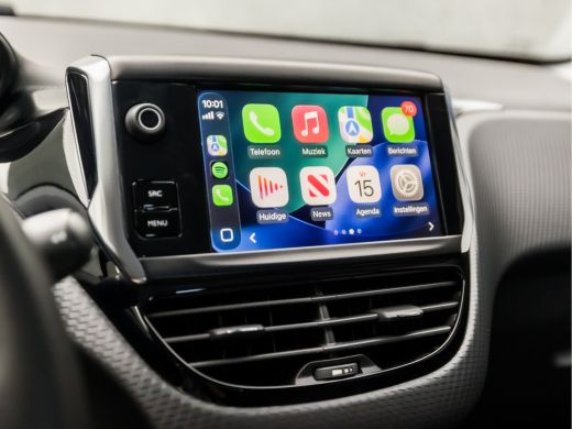 Peugeot 208 1.2 PureTech Sport Signature (APPLE CARPLAY, NAVIGATIE, LM VELGEN, SPORTSTOELEN, TREKHAAK, PARKEE... ActivLease financial lease