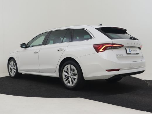 Skoda Octavia Combi 1.4 TSI iV PHEV Business Edition Plus 204pk Dodehoekdetectie | 1500KG trekgewicht | Head up... ActivLease financial lease