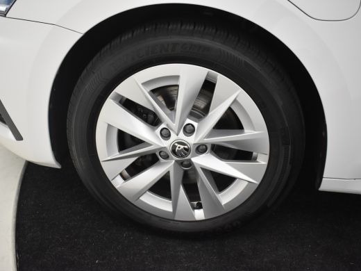 Skoda Octavia Combi 1.4 TSI iV PHEV Business Edition Plus 204pk Dodehoekdetectie | 1500KG trekgewicht | Head up... ActivLease financial lease
