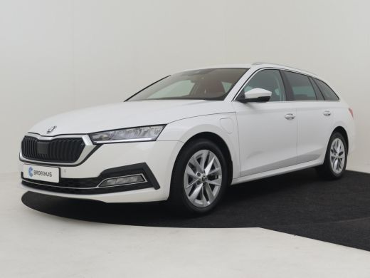 Skoda Octavia Combi 1.4 TSI iV PHEV Business Edition Plus 204pk Dodehoekdetectie | 1500KG trekgewicht | Head up... ActivLease financial lease