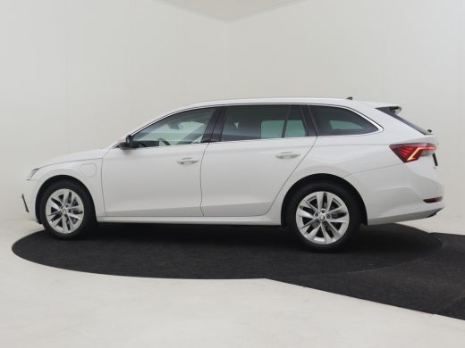 Skoda Octavia Combi 1.4 TSI iV PHEV Business Edition Plus 204pk Dodehoekdetectie | 1500KG trekgewicht | Head up... ActivLease financial lease