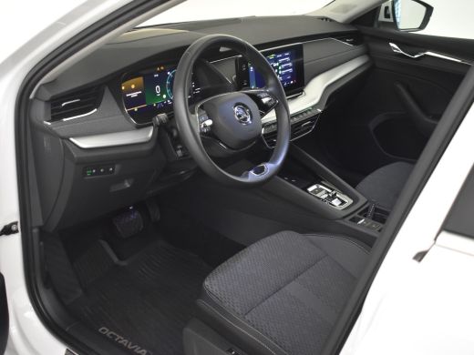 Skoda Octavia Combi 1.4 TSI iV PHEV Business Edition Plus 204pk Dodehoekdetectie | 1500KG trekgewicht | Head up... ActivLease financial lease