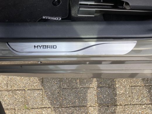 Toyota Corolla 1.8 Hybrid Dynamic ActivLease financial lease