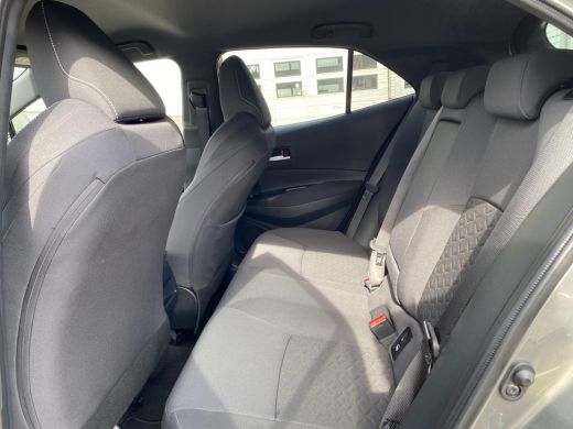 Toyota Corolla 1.8 Hybrid Dynamic ActivLease financial lease